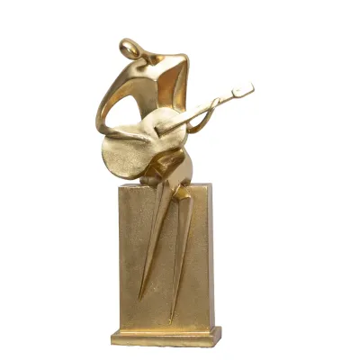 Musico con guitarra dorado de resina