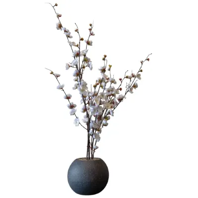 Flor Blanca Y Bote Gris